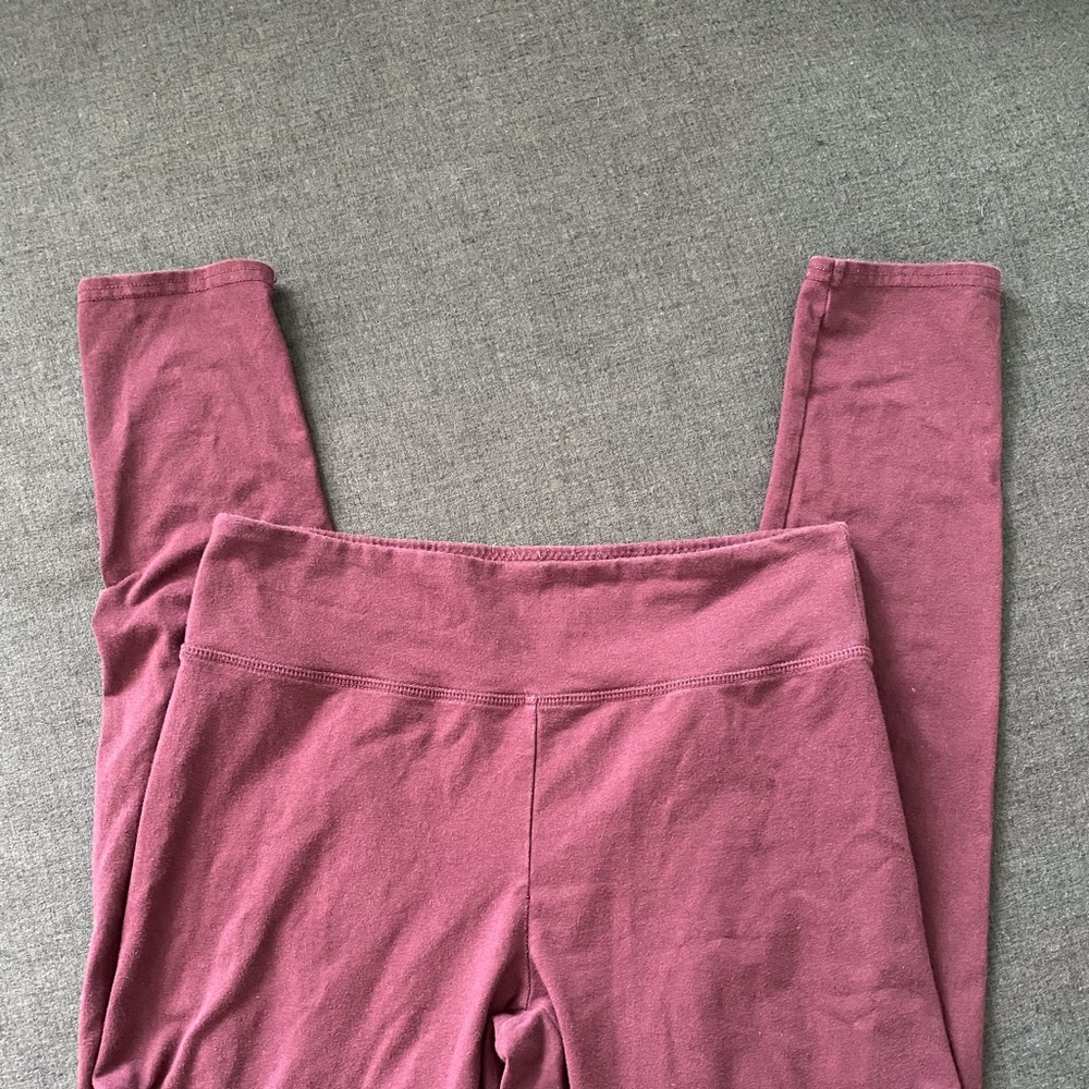 Aerie chill play move plum colored leggings